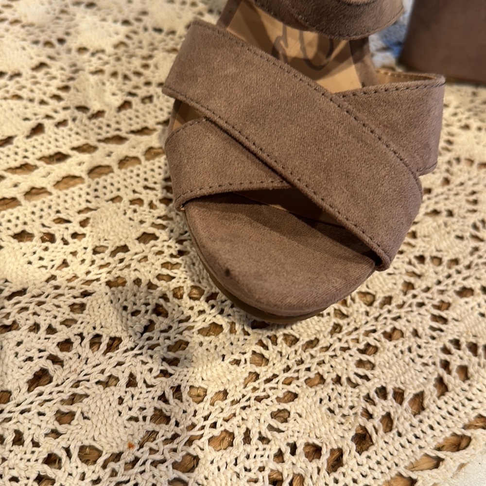 American Rag Wedges - Picture 3 of 4